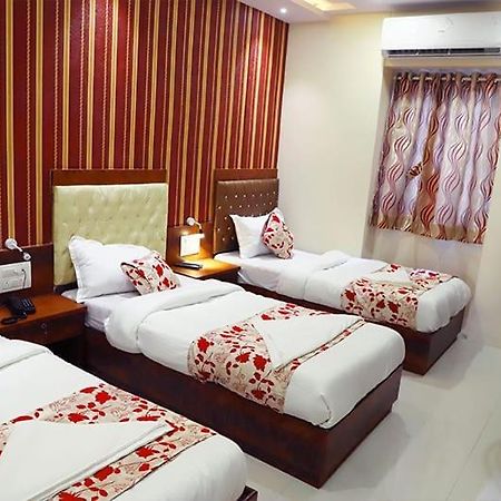 Hotel Golden Hayyath Inn 뭄바이 외부 사진