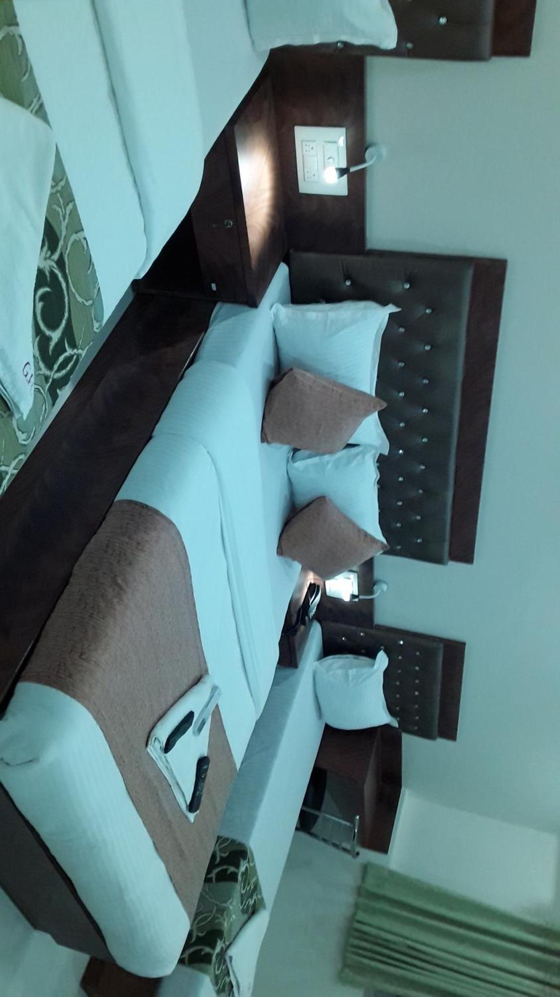 Hotel Golden Hayyath Inn 뭄바이 외부 사진