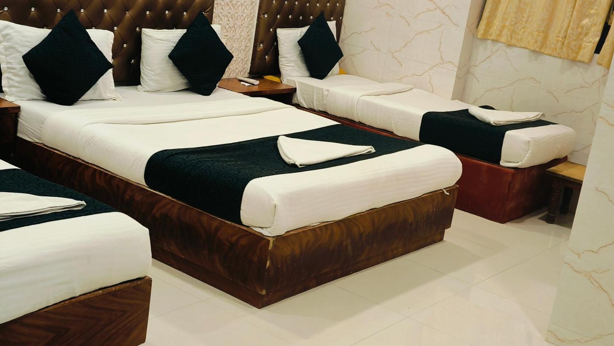 Hotel Golden Hayyath Inn 뭄바이 외부 사진
