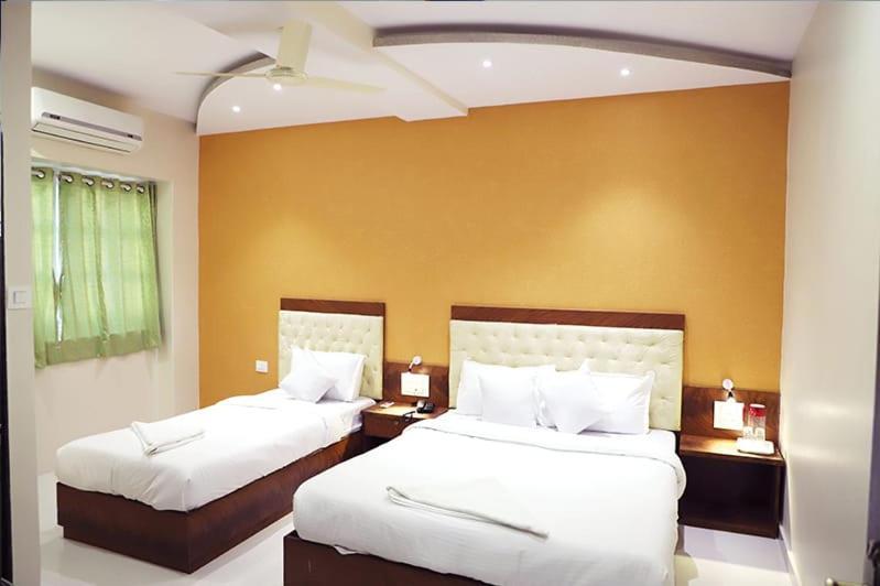 Hotel Golden Hayyath Inn 뭄바이 외부 사진