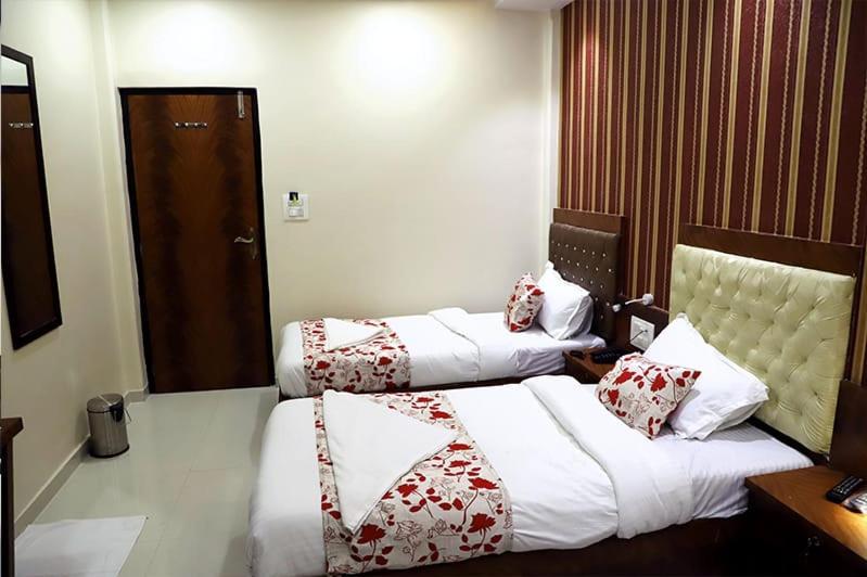 Hotel Golden Hayyath Inn 뭄바이 외부 사진