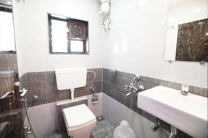 Hotel Golden Hayyath Inn 뭄바이 외부 사진