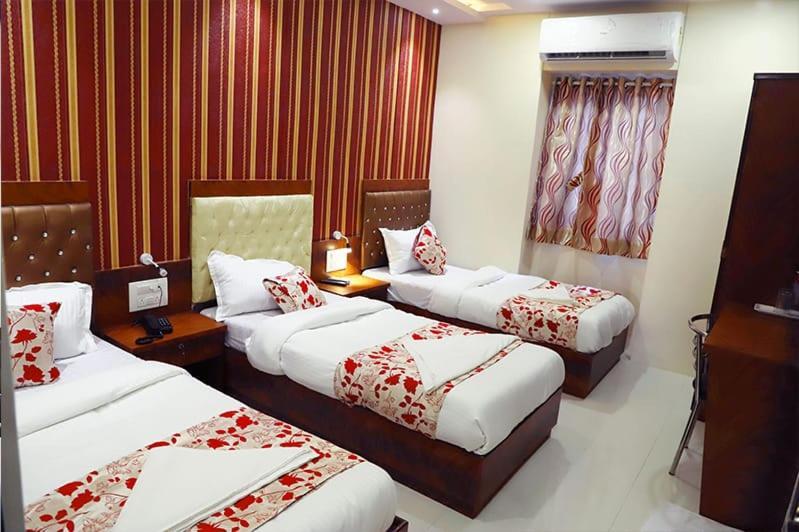 Hotel Golden Hayyath Inn 뭄바이 외부 사진