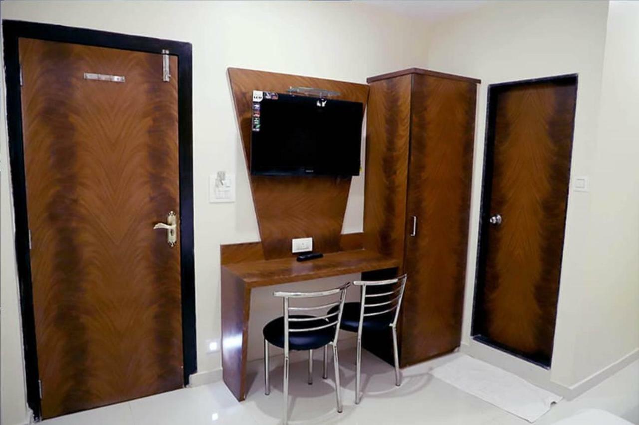 Hotel Golden Hayyath Inn 뭄바이 외부 사진